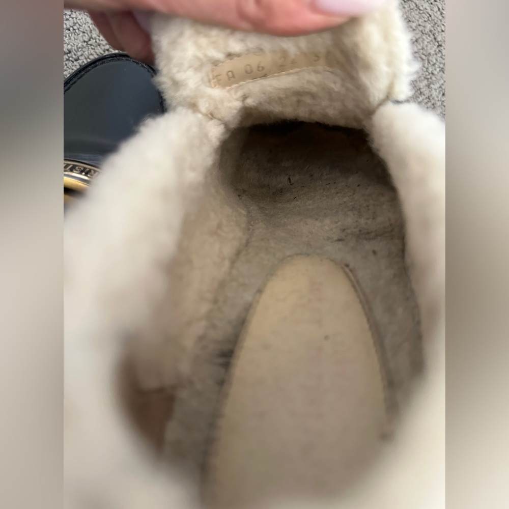 Christian Dior shearling insole loafers size 37.5 good condition. - Picture 4 of 12